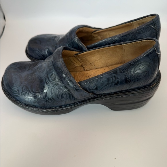 BASS Sheena Tooled Textured Paisley Slip On Blue Shoes Clogs Women's Size 9.5 - Picture 3 of 14